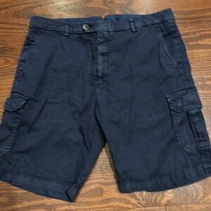 Peter Millar size 34 flat front navy cargo shorts.